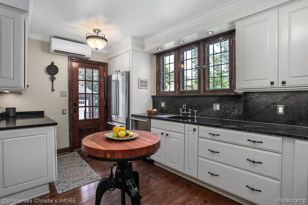 19629 Roslyn Road Detroit, MI 48221 - Photo 29 of 65