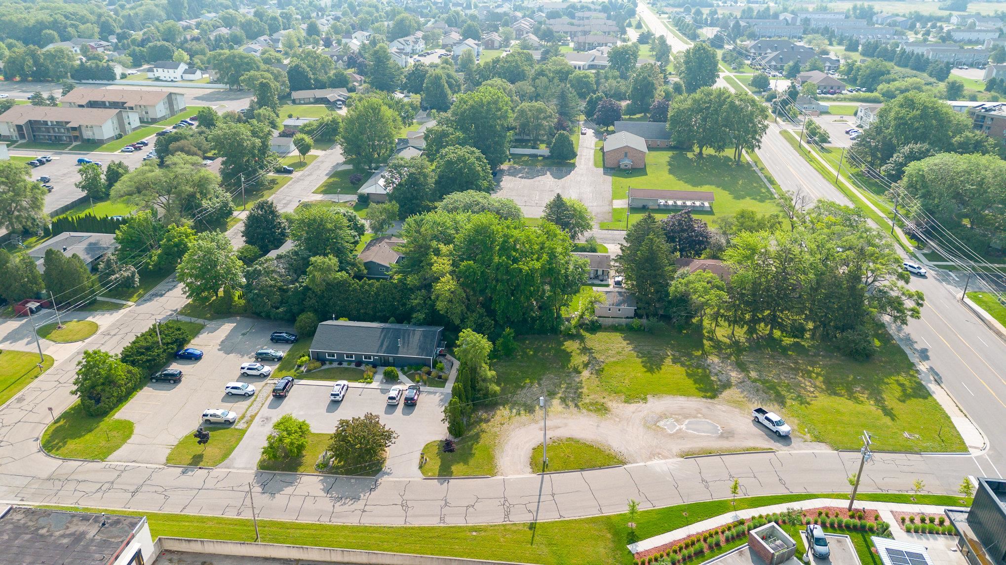 915 East Broomfield Road Mount Pleasant, MI 48858 - Photo 3 of 5