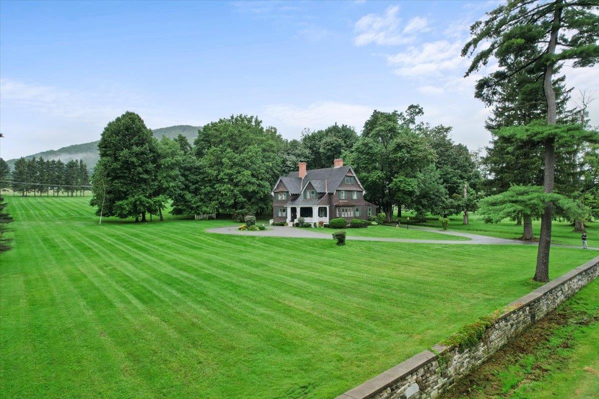 432 West Road Bennington, VT 05201 - Photo 1 of 40
