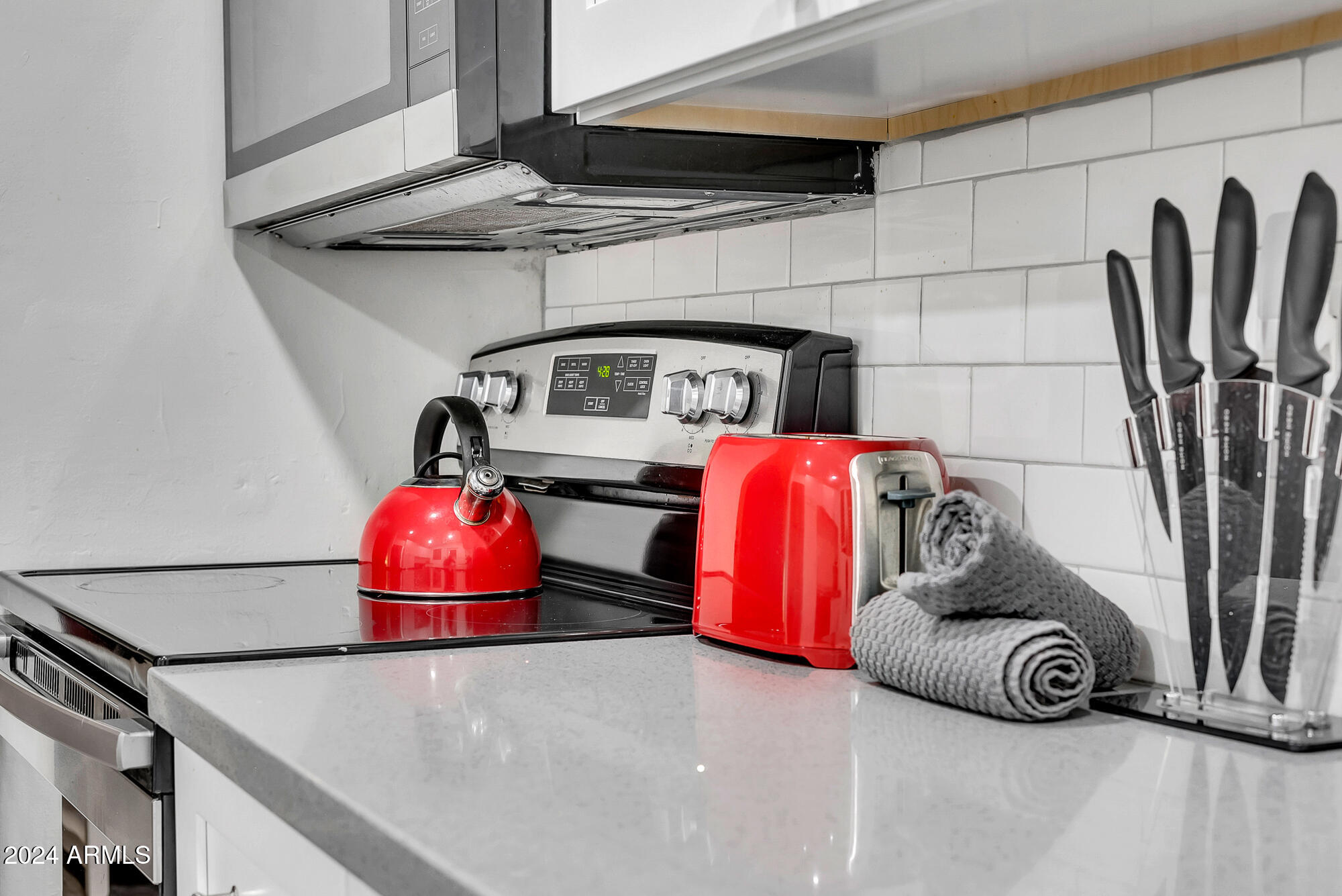 7832 East Heatherbrae Avenue, Unit C Scottsdale, AZ 85251 - Photo 23 of 48 a view of front door with washer and dryer