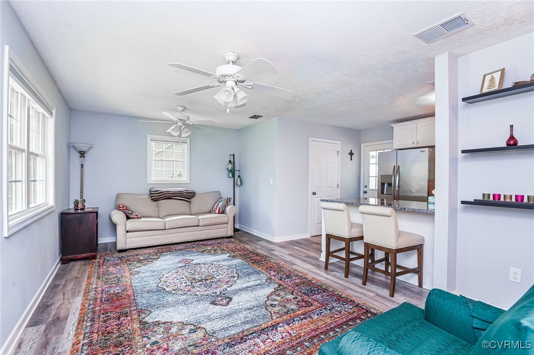 184 Fox Road Gum Spring, VA 23065 - Photo 11 of 27 a living room with furniture and a rug