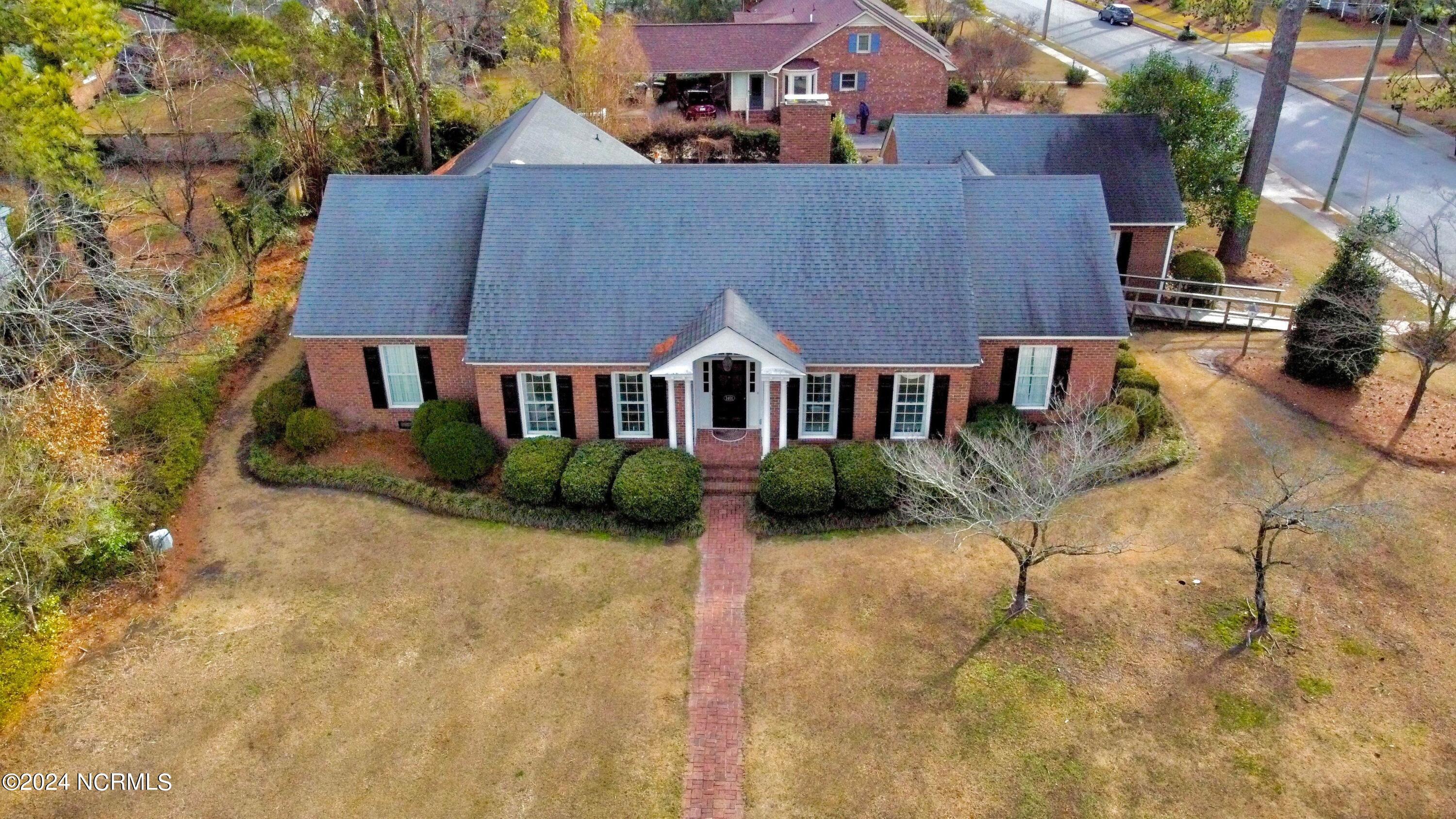 1401 Greenbriar Road Kinston, NC 28501 - Photo 13 of 91 416112378_391200203295702_20016746447262