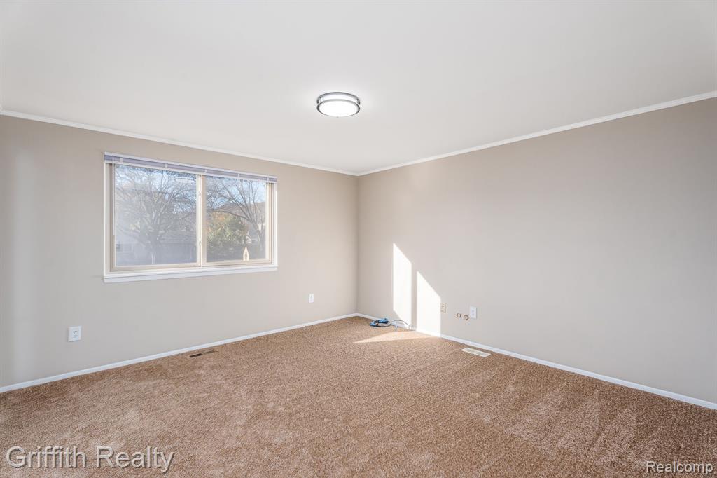 42808 Arlington Road Canton, MI 48187 - Photo 15 of 32