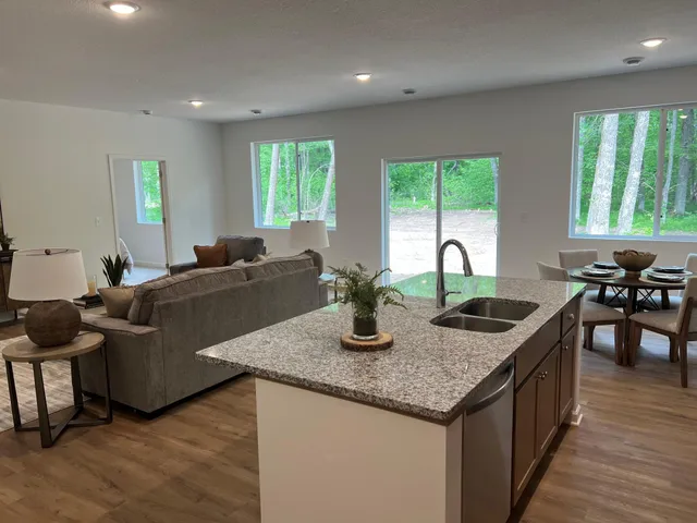 $449,900 | Xxx Xxx Crust Road, Brainerd, MN 56401