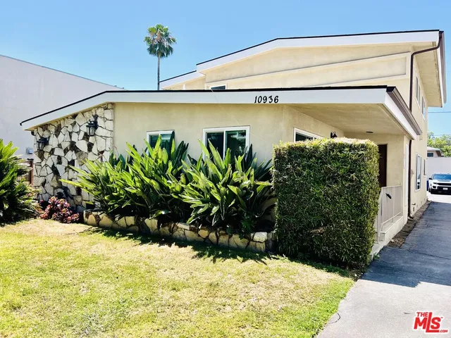 $2,395 | 10936 Hartsook Street, Unit A, North Hollywood, CA 91601