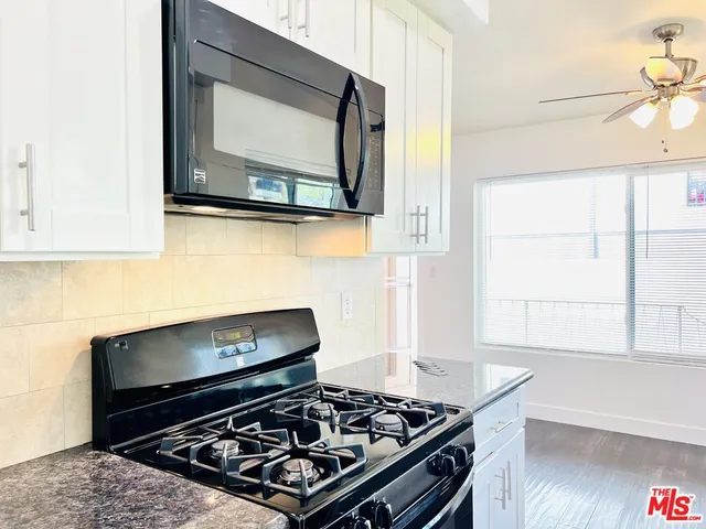 $2,395 | 10936 Hartsook Street, Unit A, North Hollywood, CA 91601