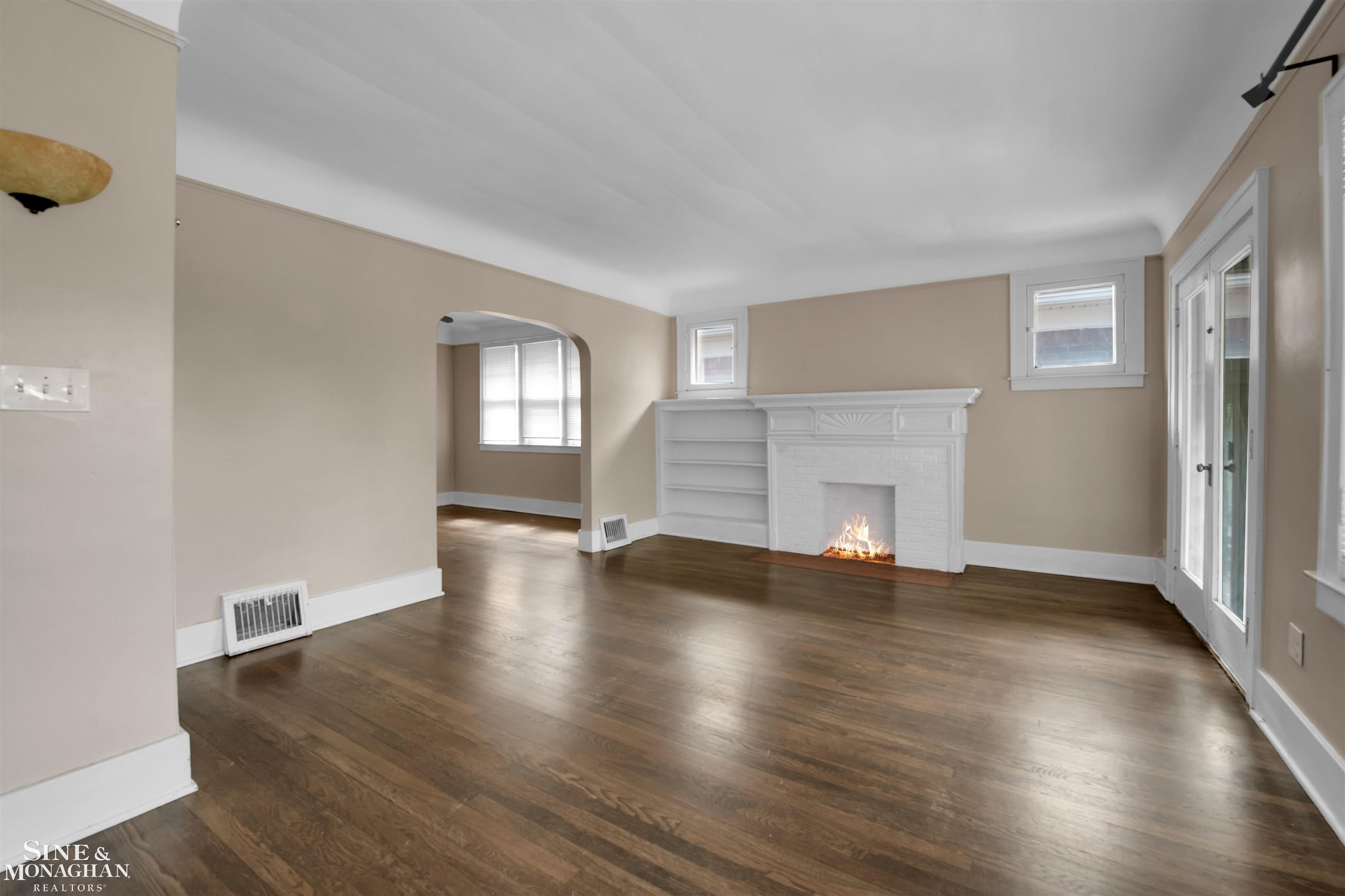 936 Nottingham Road Grosse Pointe, MI 48230 - Photo 3 of 22