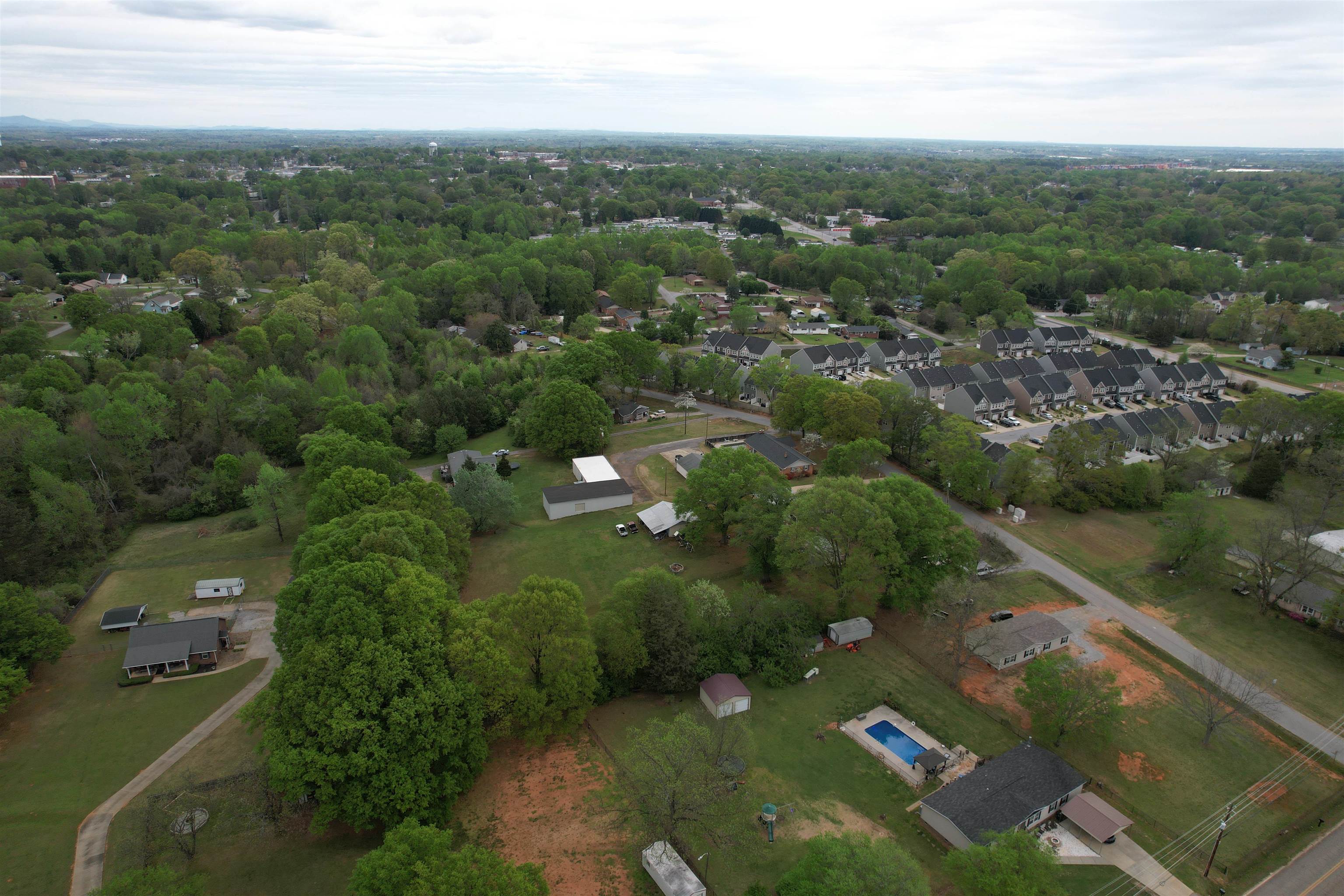 214 W Road Greer, SC 29650 - Photo 12 of 46
