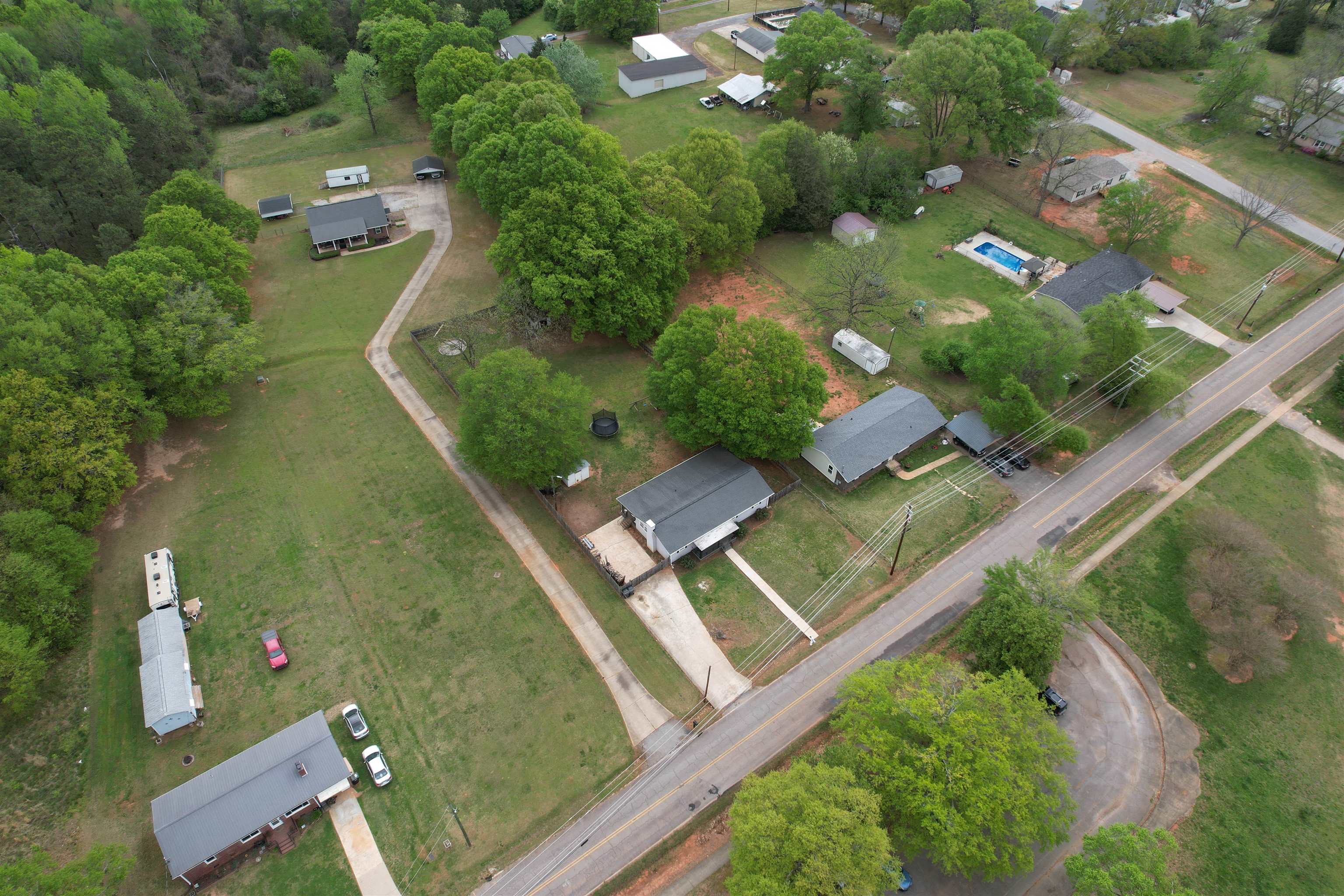 214 W Road Greer, SC 29650 - Photo 5 of 46