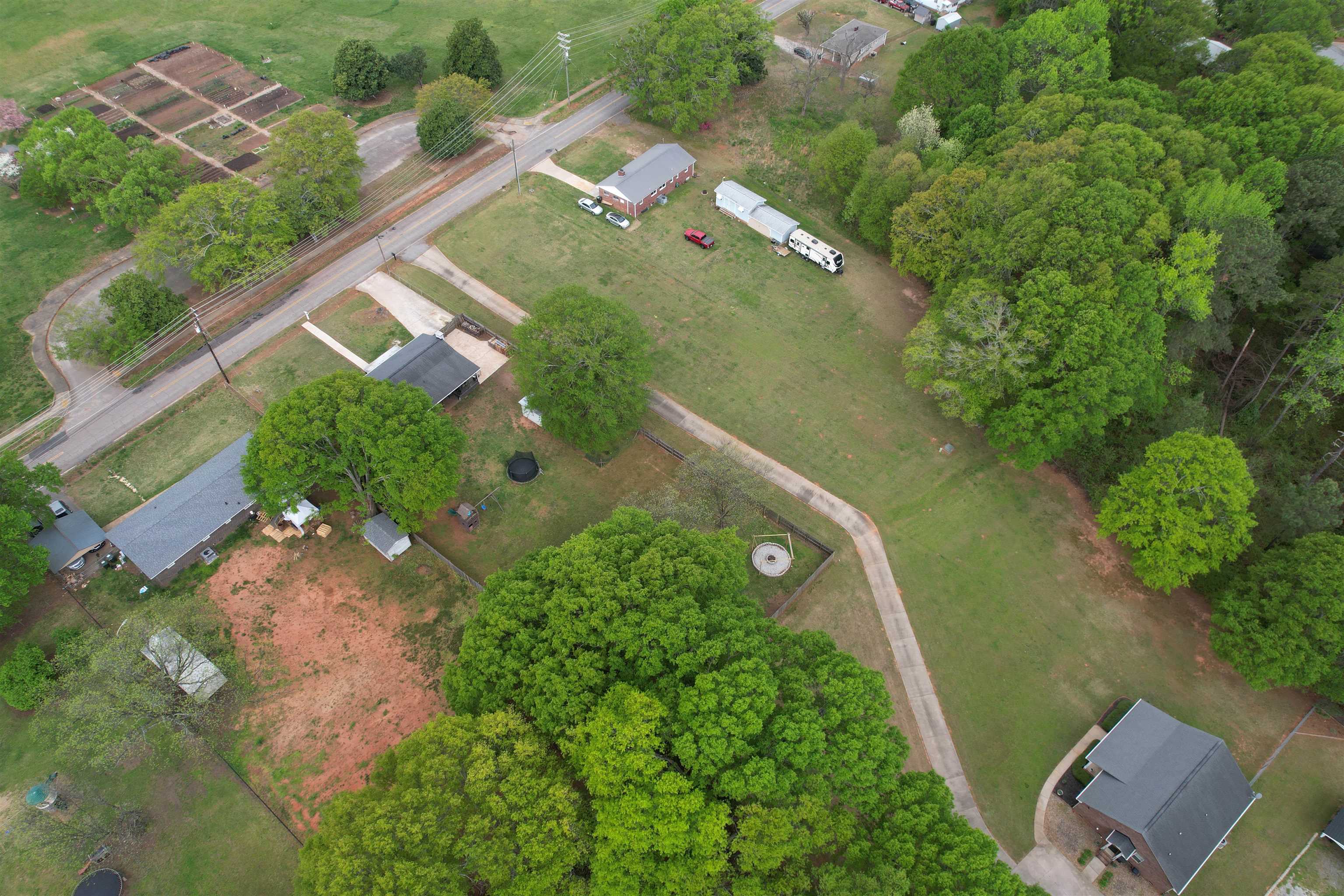 214 W Road Greer, SC 29650 - Photo 8 of 46