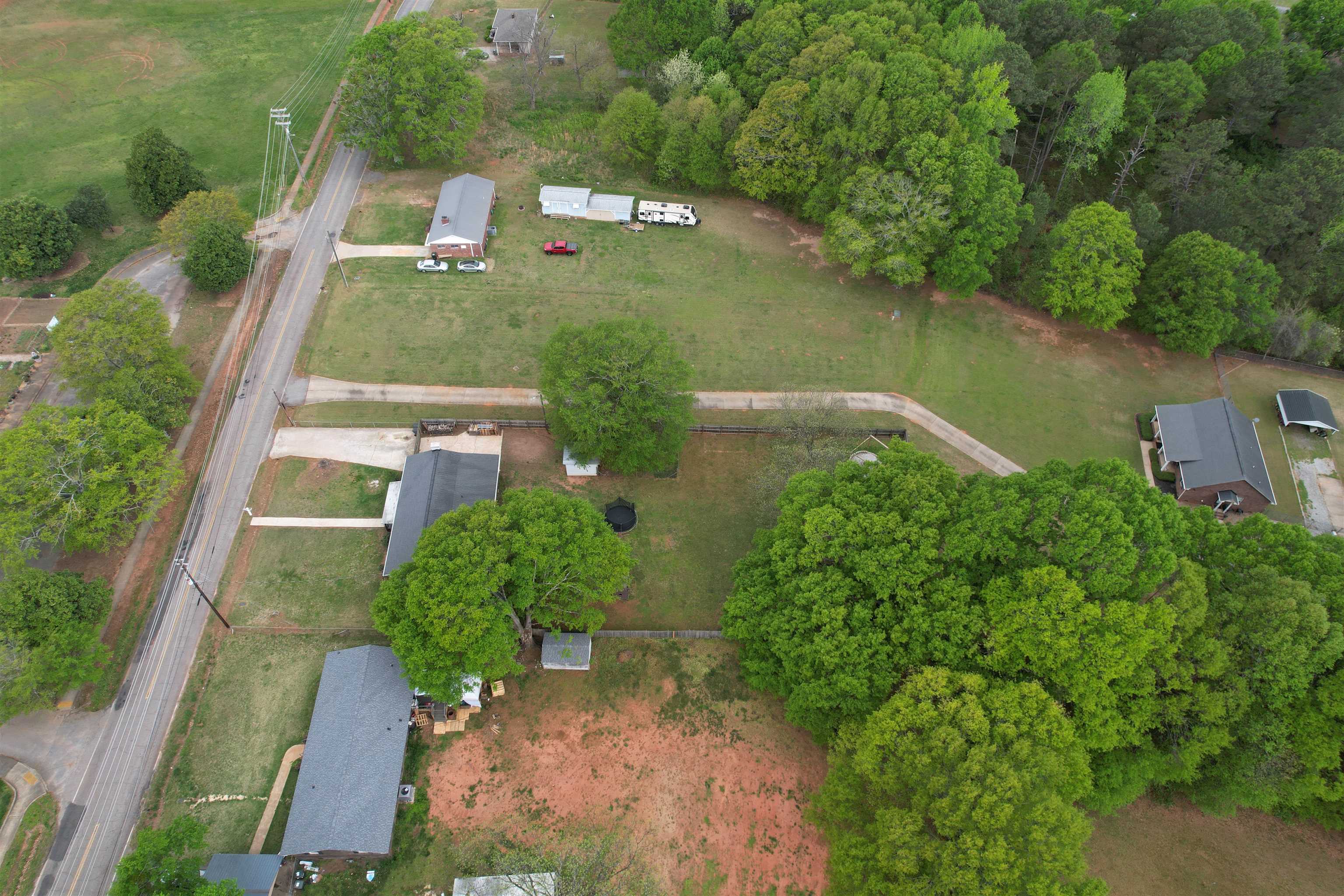 214 W Road Greer, SC 29650 - Photo 9 of 46