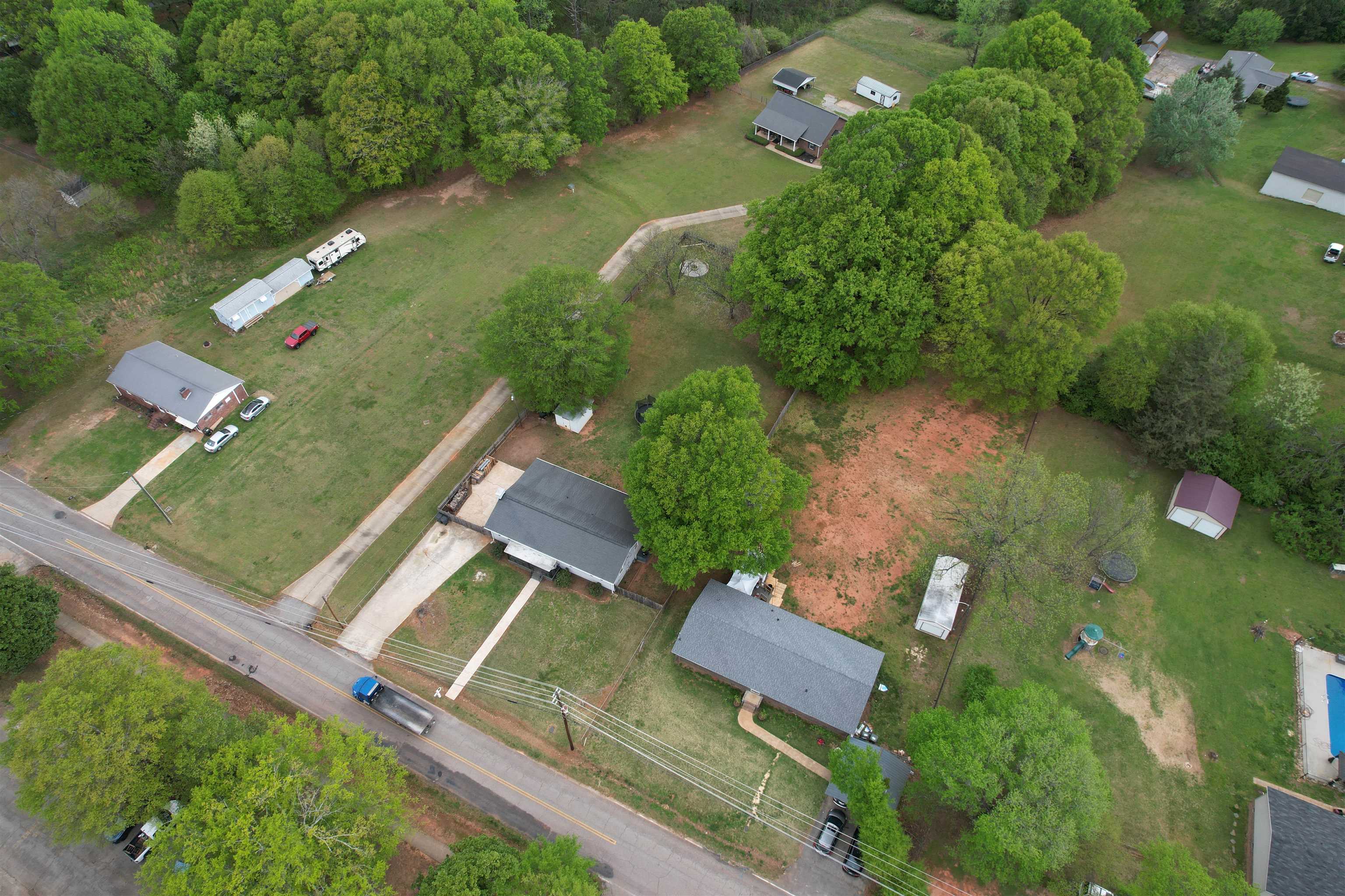 214 W Road Greer, SC 29650 - Photo 10 of 46