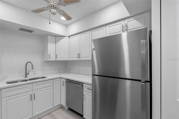 $2,500 | 1451 Gulf Boulevard, Unit 101, Clearwater Beach, FL 33767