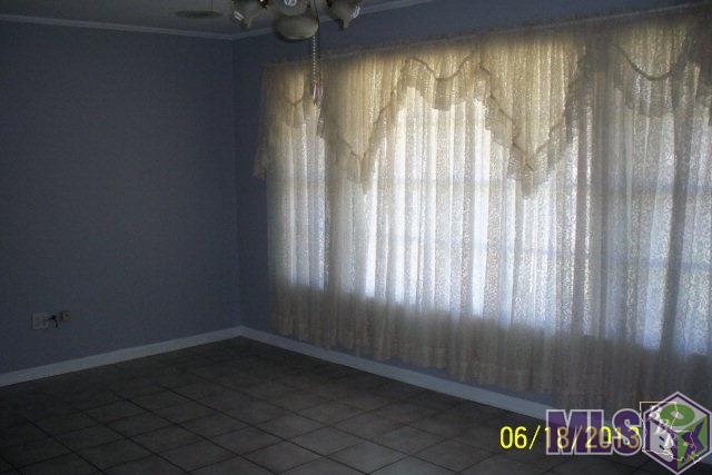 416 St Louis Street Raceland, LA 70394 - Photo 8 of 14 Living Room