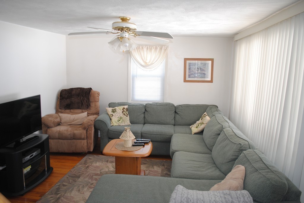 11 Sandra Road Walpole, MA 02032 - Photo 17 of 25 Gallery Image 17