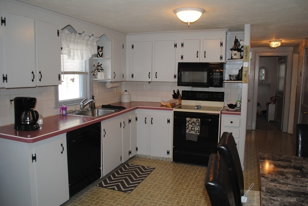11 Sandra Road Walpole, MA 02032 - Photo 6 of 25 Gallery Image 6