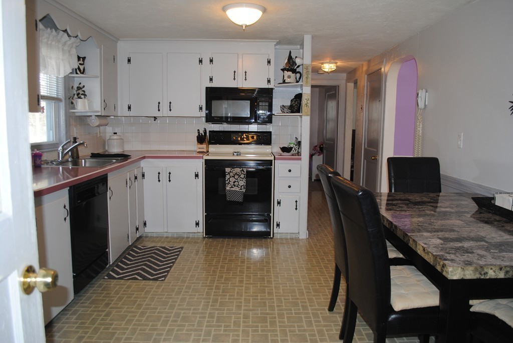 11 Sandra Road Walpole, MA 02032 - Photo 7 of 25 Gallery Image 7