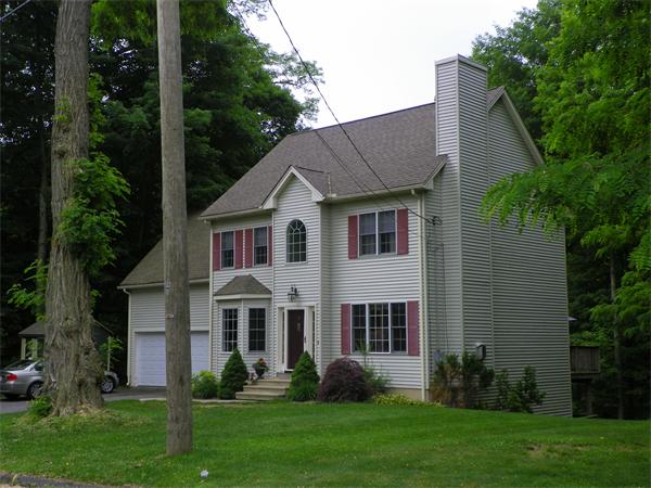 31 Cayenne Street West Springfield, MA 01089 - Photo 2 of 30