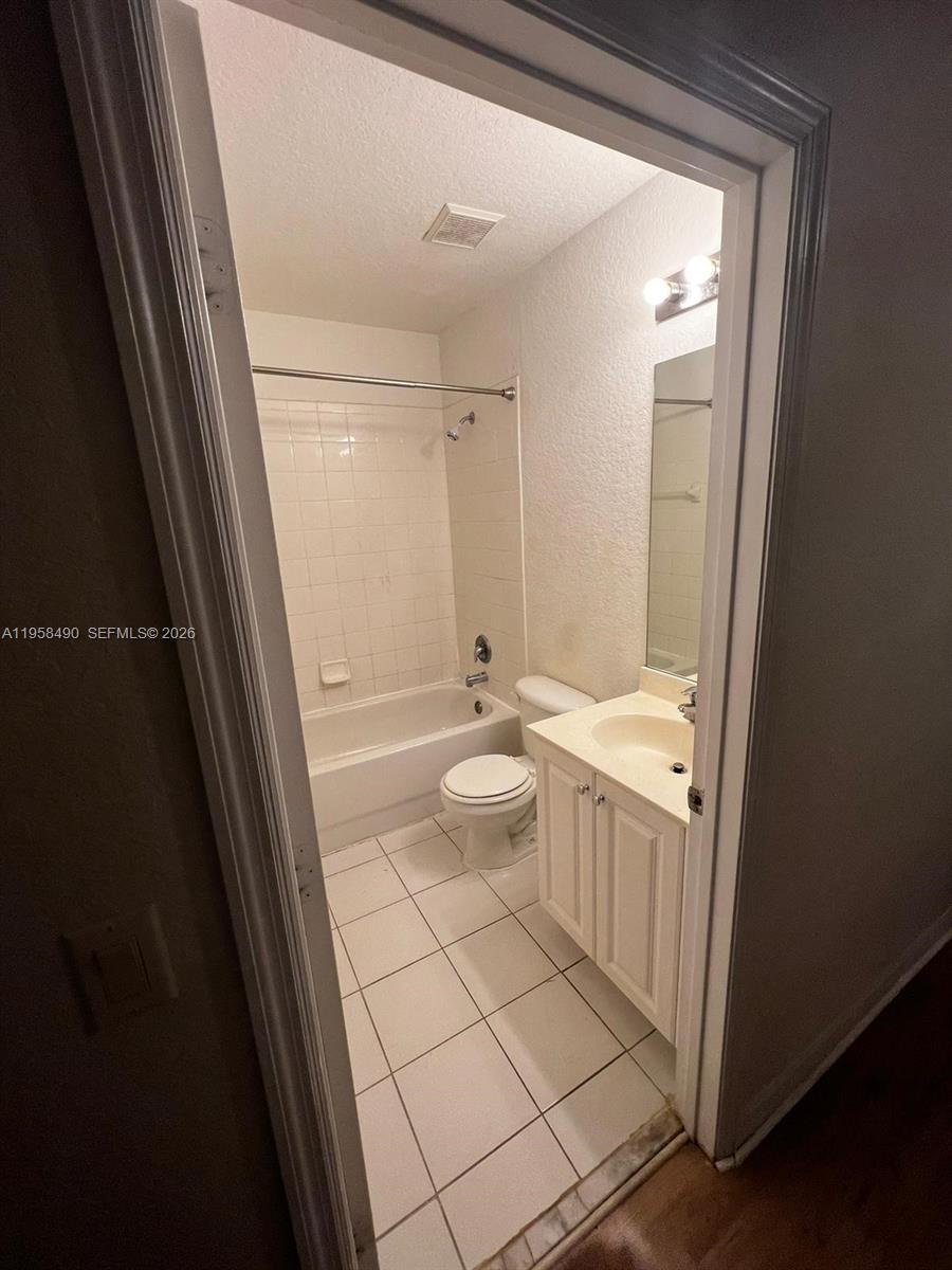 1909 Hibiscus Lane, Unit 1909 Riviera Beach, FL 33404 - Photo 13 of 20