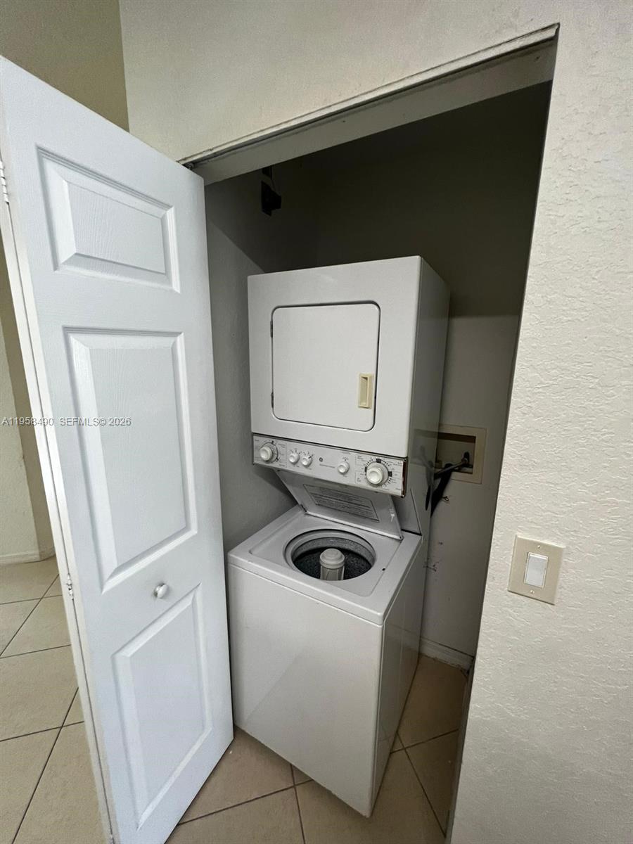 1909 Hibiscus Lane, Unit 1909 Riviera Beach, FL 33404 - Photo 15 of 20