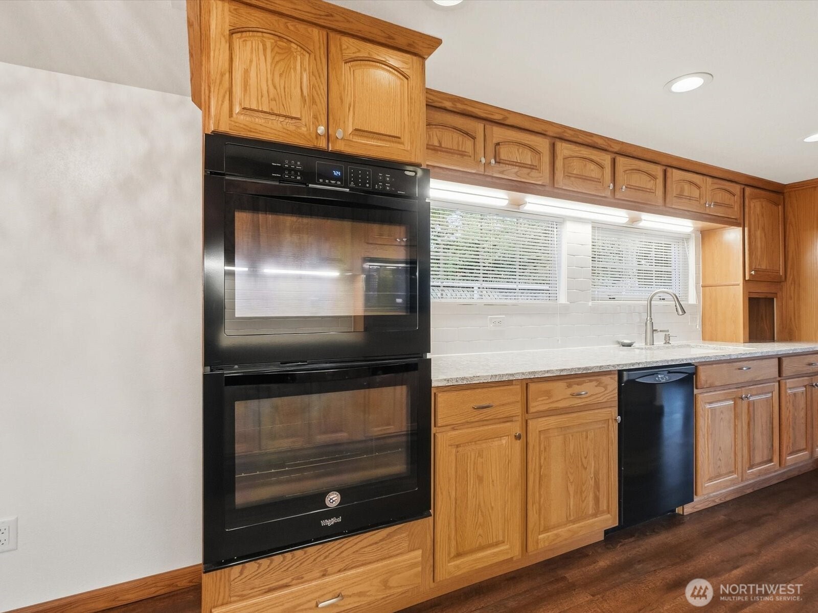 6513 Waller Road East Tacoma, WA 98443 - Photo 9 of 39 Gallery Image 9
