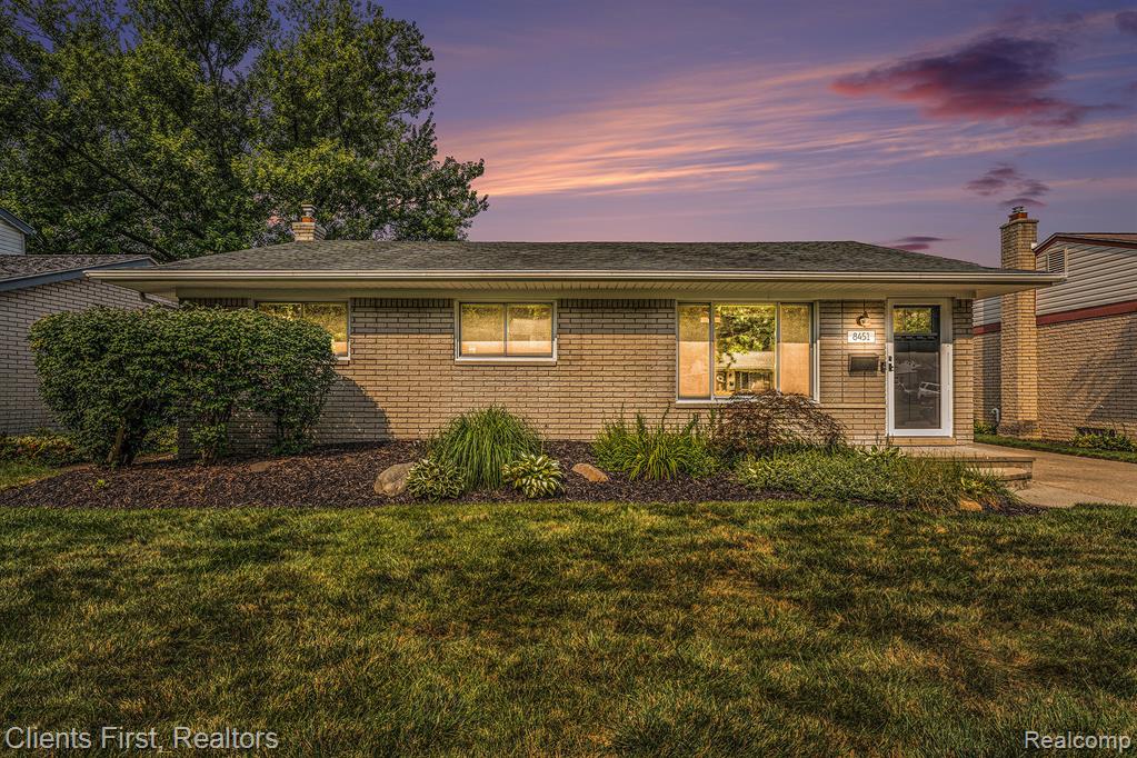 8451 Orhan Street Canton, MI 48187 - Photo 1 of 29 Gallery Image 1