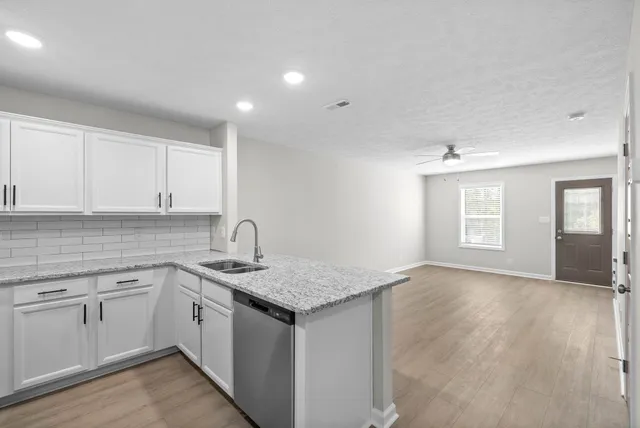 $1,400 | 315 Longshadow Trail, Unit A, Clarksville, TN 37043