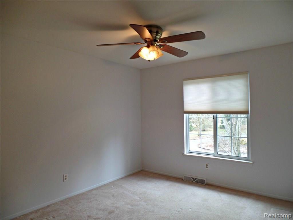 160 North Baldwin Road Oxford, MI 48371 - Photo 27 of 40 SAM_7552.JPG