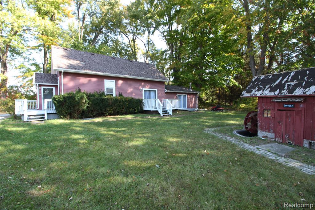 430 Capac Road Allenton, MI 48002 - Photo 2 of 28