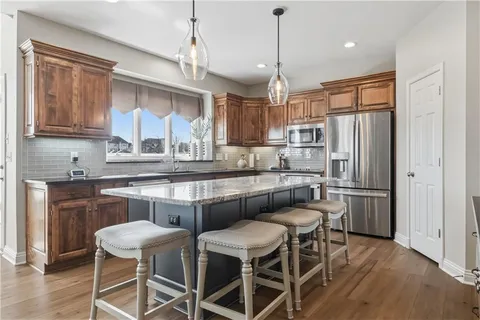 $850,000 | 20219 West 93rd Street, Lenexa, KS 66220