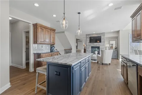 $850,000 | 20219 West 93rd Street, Lenexa, KS 66220