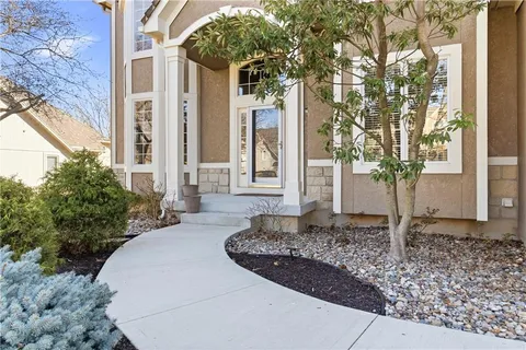 $850,000 | 20219 West 93rd Street, Lenexa, KS 66220