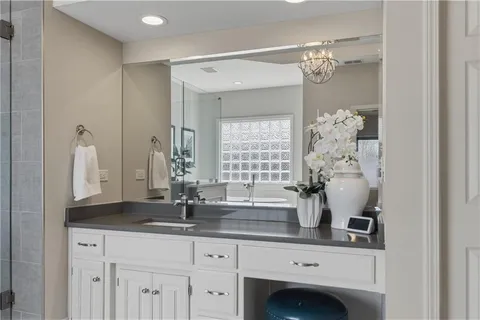 $850,000 | 20219 West 93rd Street, Lenexa, KS 66220