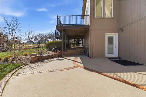 $850,000 | 20219 West 93rd Street, Lenexa, KS 66220