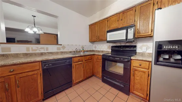 $275,000 | 421 Rakov Road, Maybrook, NY 12543