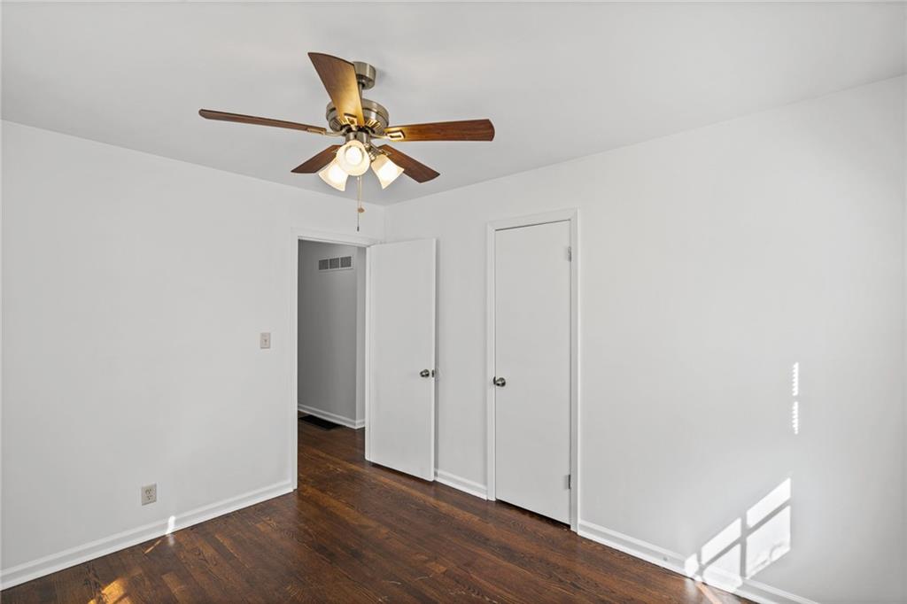 3916 South Spring Street Independence, MO 64055 - Photo 6 of 35 Gallery Image 6