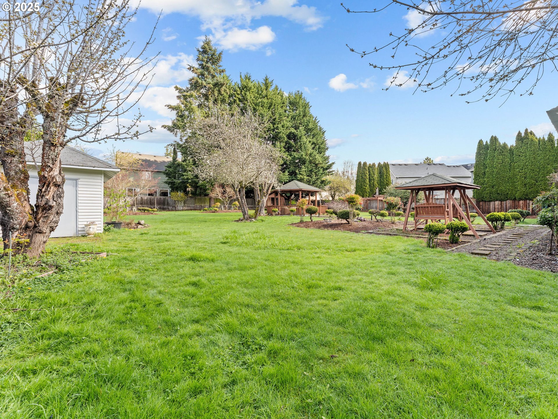 15095 Southwest Weir Road Beaverton, OR 97007 - Photo 4 of 47