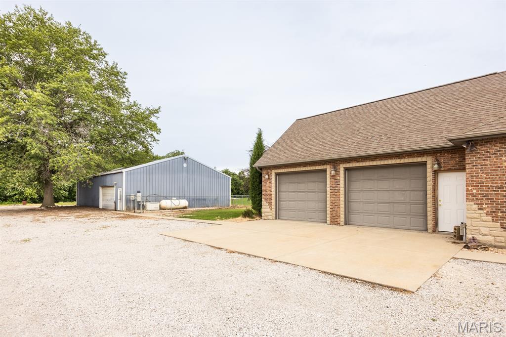 7045 Brickyard Road Mascoutah, IL 62258 - Photo 34 of 43
