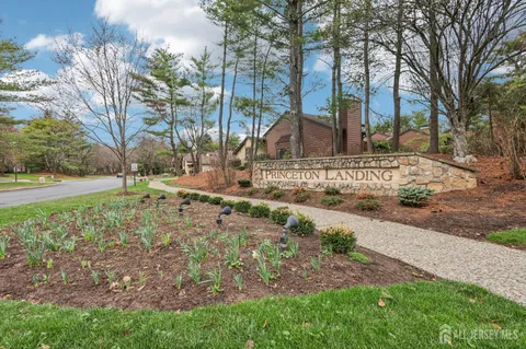 $370,000 | 1304 Sayre Drive, Plainsboro, NJ 08540