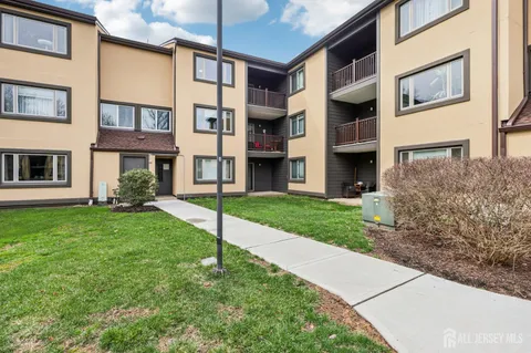 $370,000 | 1304 Sayre Drive, Plainsboro, NJ 08540