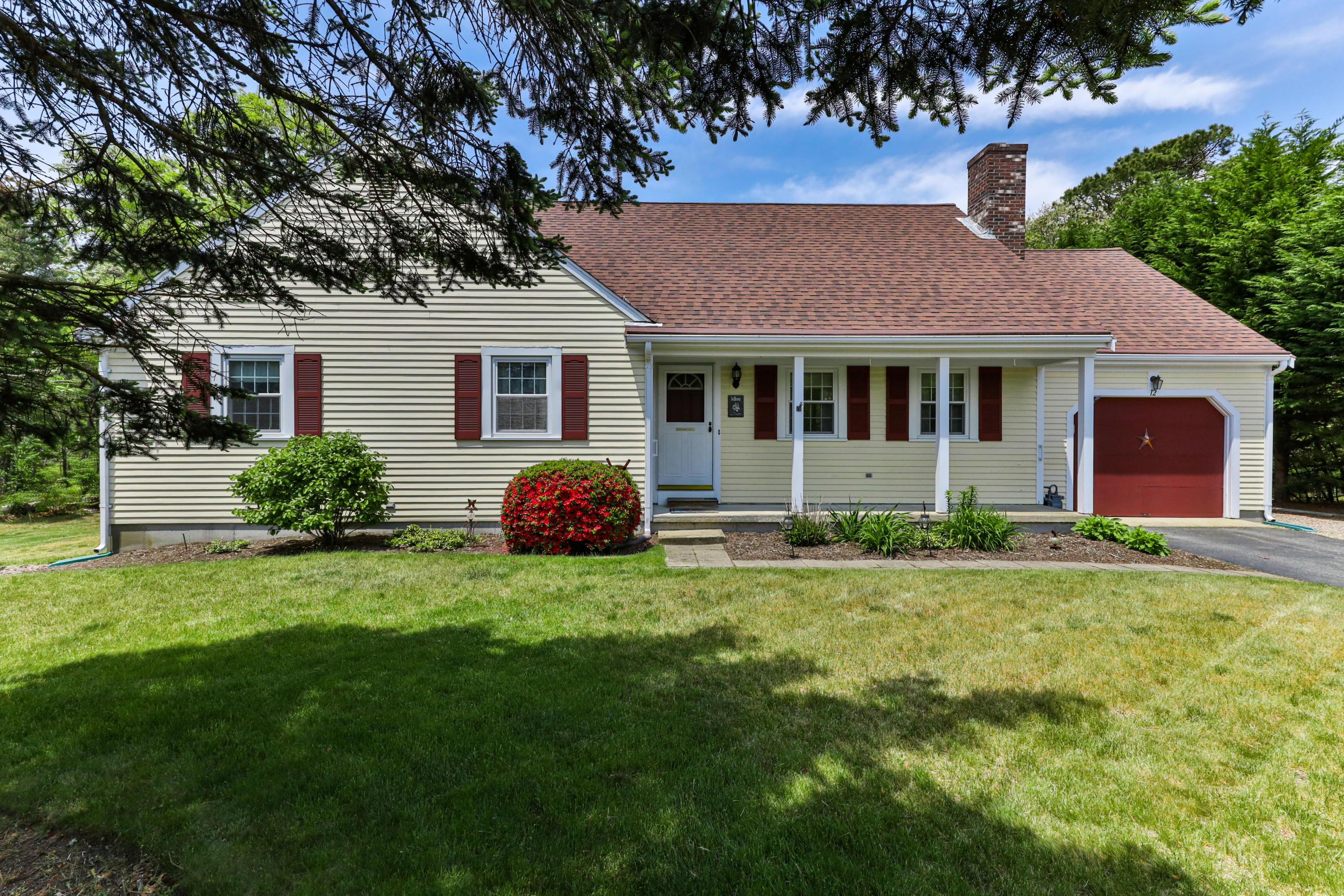 12 Spruce Grove Road Harwich, MA 02645 - Photo 1 of 31 12SprLR-2