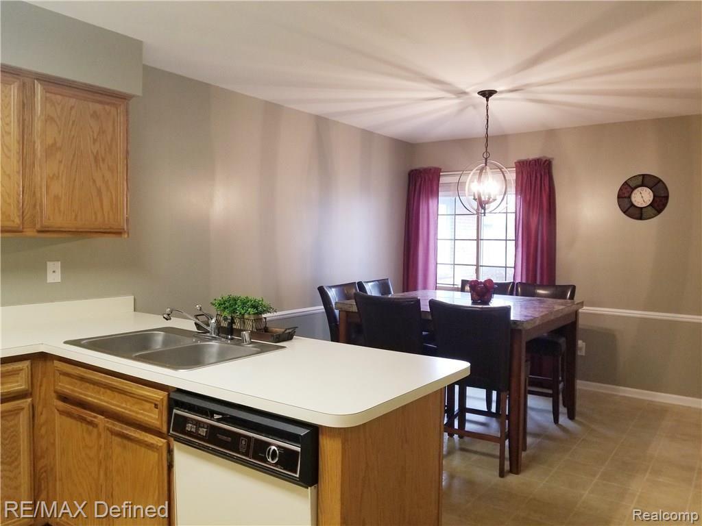 15340 Roxbury Circle, Unit 72 Macomb, MI 48044 - Photo 18 of 26 20171106_102739.jpg