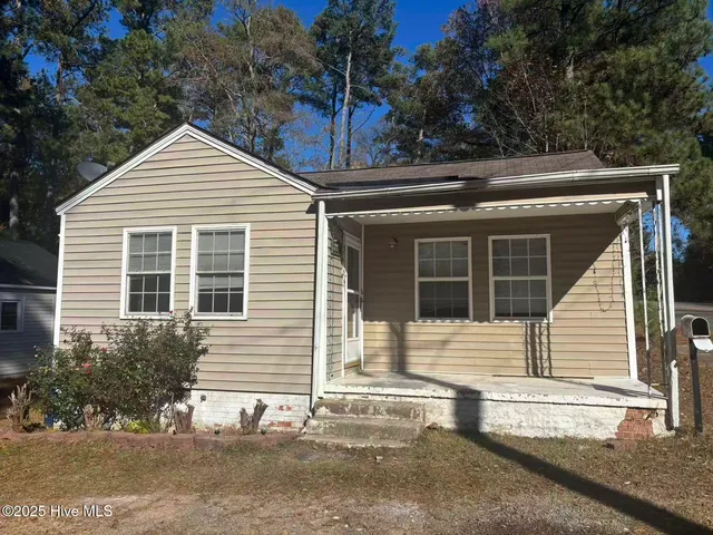 $850 | 800 North Steele Street, Sanford, NC 27330