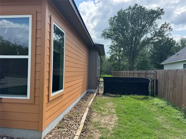 $2,375 | 109 Mokulua, Bastrop, TX 78602