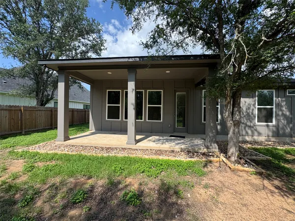 $2,375 | 109 Mokulua, Bastrop, TX 78602