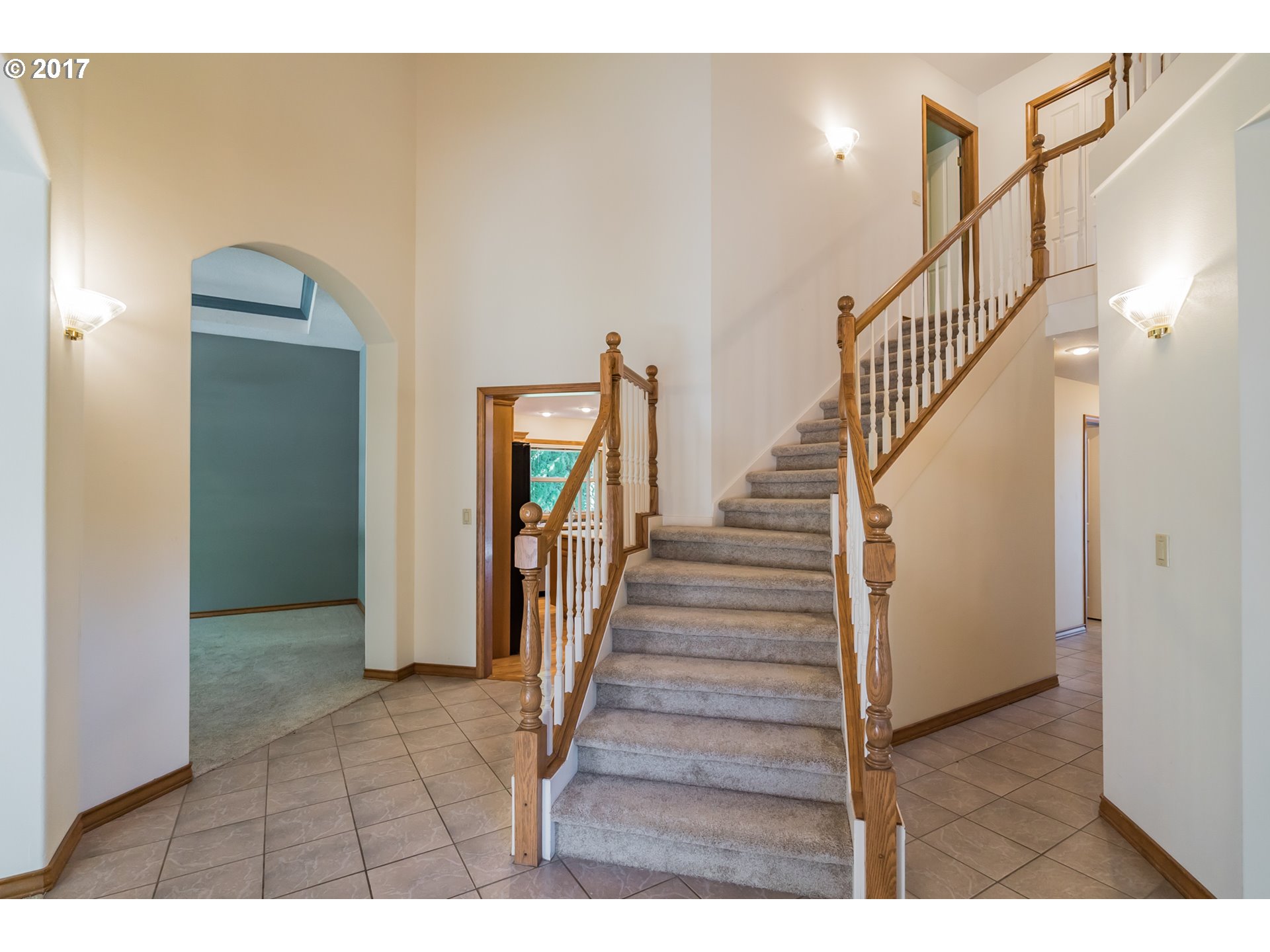 26000 South Meridian Road Aurora, OR 97002 - Photo 8 of 30 a view of entryway with wooden floor