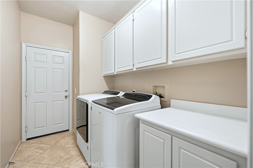 10 Boulder Ridge Court Azusa, CA 91702 - Photo 35 of 50 a utility room with dryer and washer