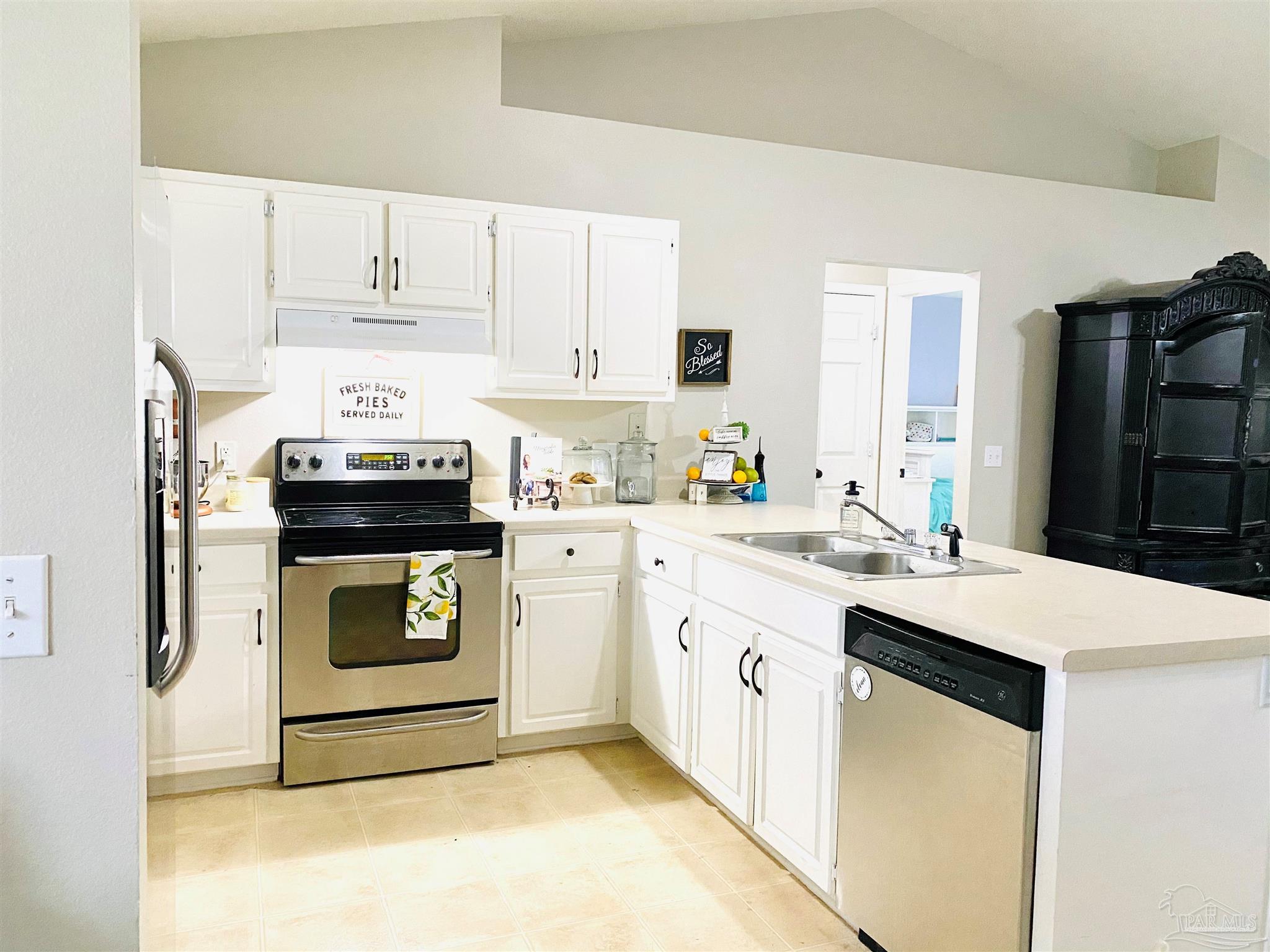 4617 Hamilton Bridge Road Pace, FL 32571 - Photo 4 of 17 Gallery Image 4