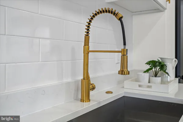 $284,900 | 1526 Wadsworth Way, Baltimore, MD 21239