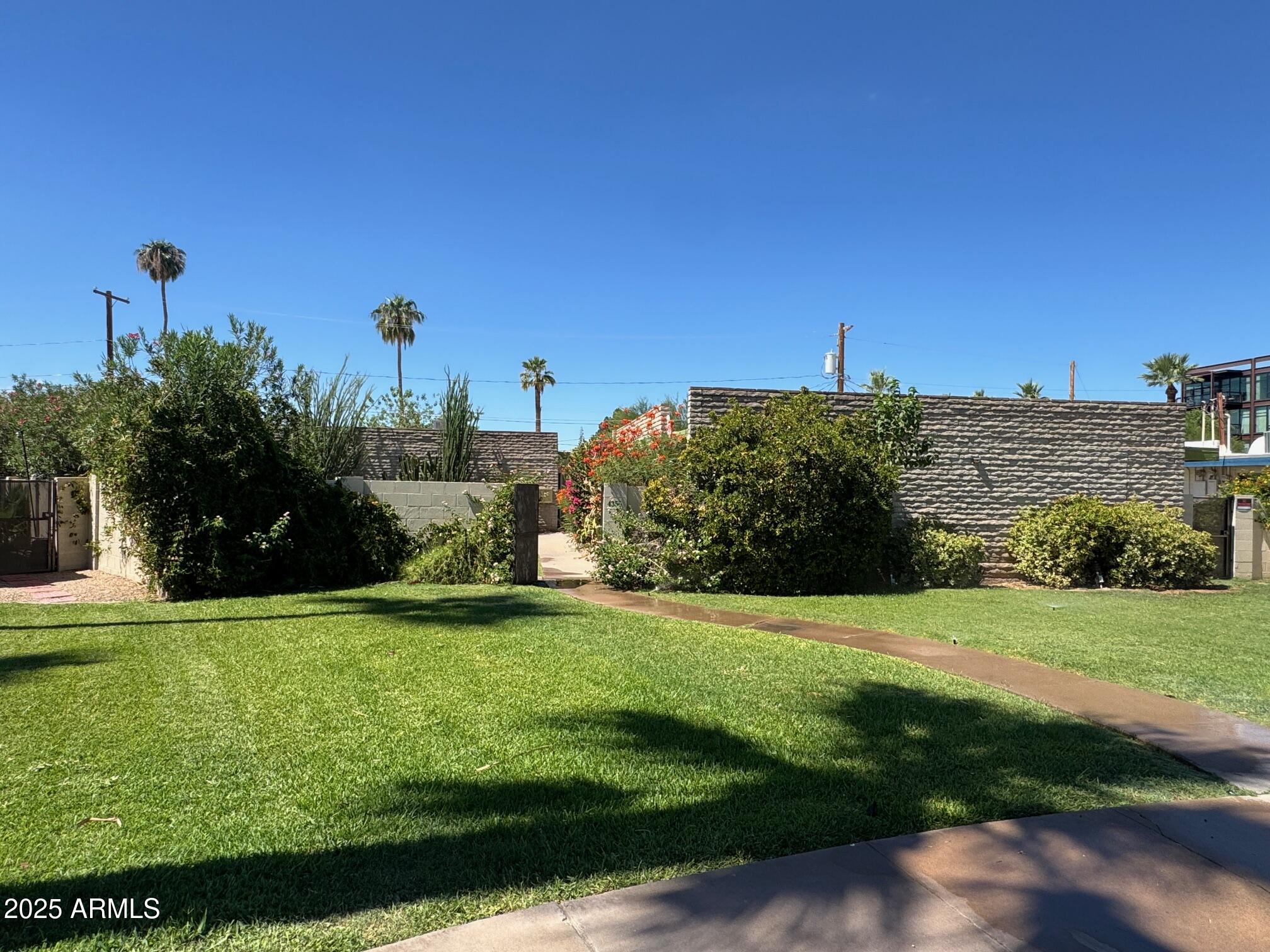 4356 North 36th Place, Unit 2 Phoenix, AZ 85018 - Photo 2 of 8 IMG_1858